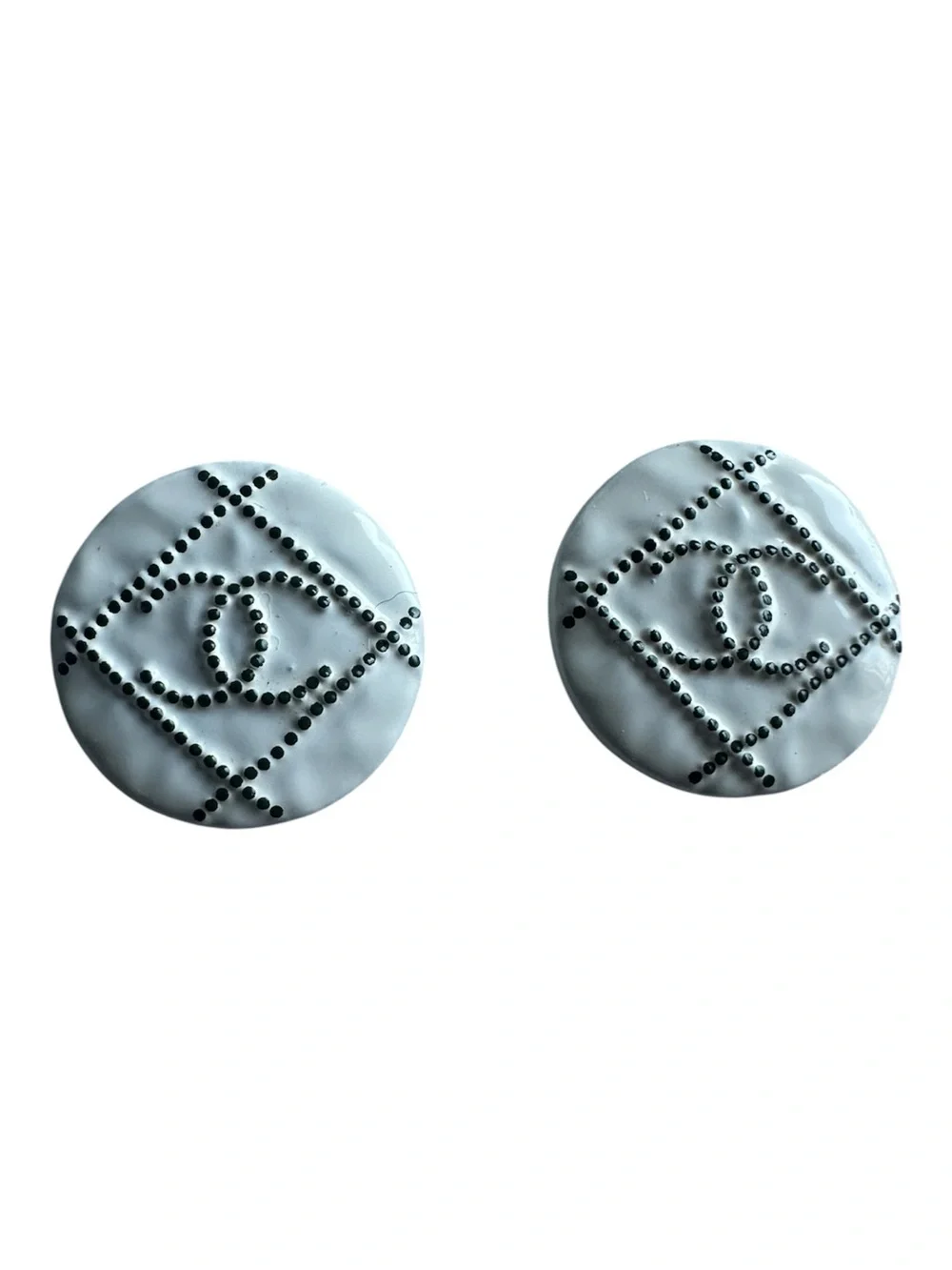 ✨ CHANEL A19P White Black Quilted CC Logo Round Stud Earrings ✨